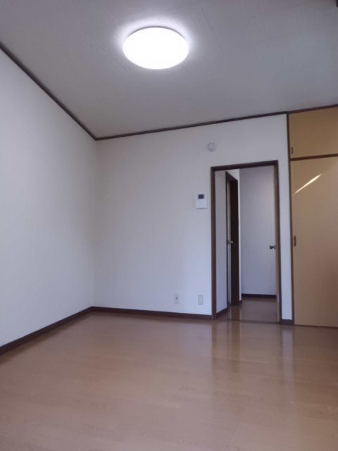 大豆戸ハイツ0201号室 ☆最上階、角部屋です☆