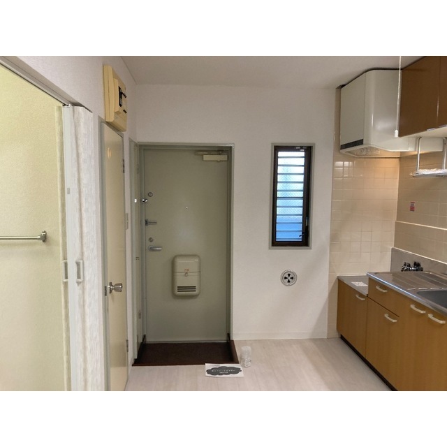 第2成城島田マンション106号室 玄関