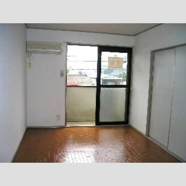 リバーサイド202号室 洋室