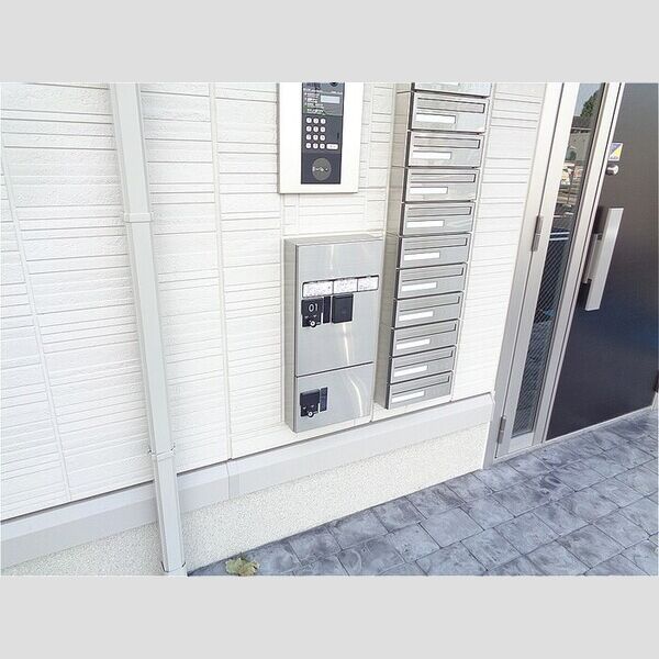 エーデルワイス105号室 宅配BOX