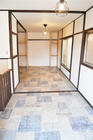 ペットDIY可マリアージュ弘明寺戸建 2階には収納力ある一面壁面収納