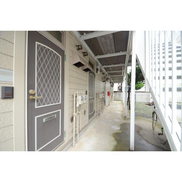 ツインハイツ秋山2205号室 エントランス