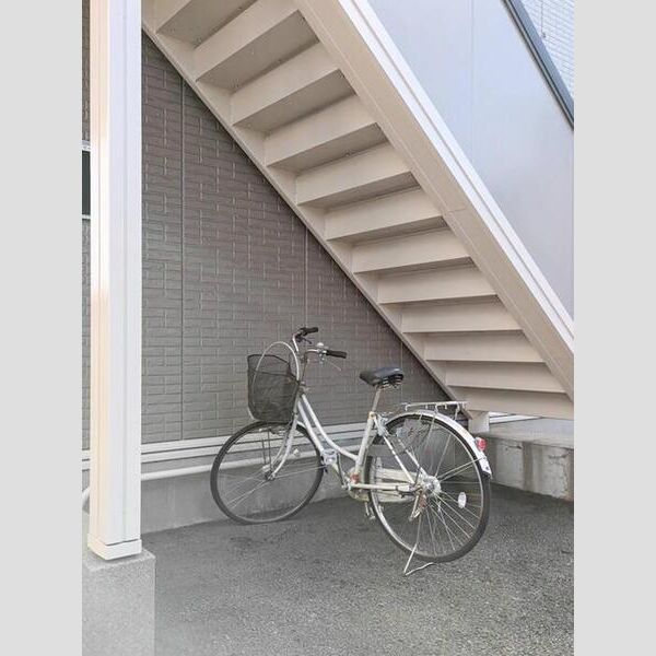 シャトレー201号室 駐輪場