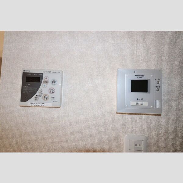 オベルジーヌ　B202号室 テレビインターホン