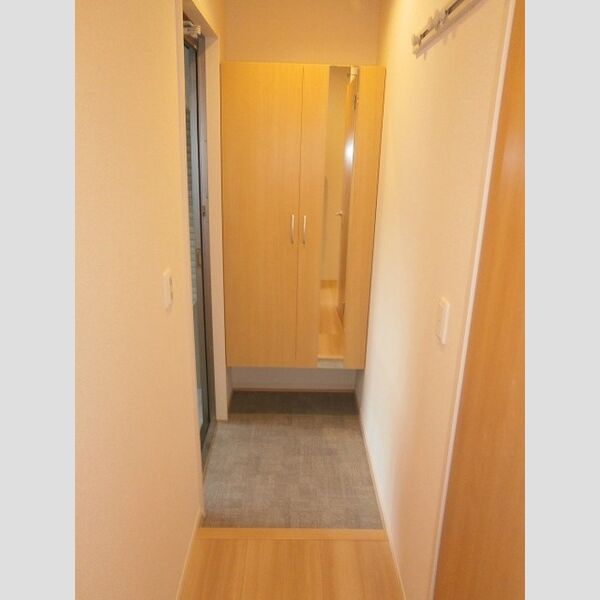 ルミエール　B102号室 玄関