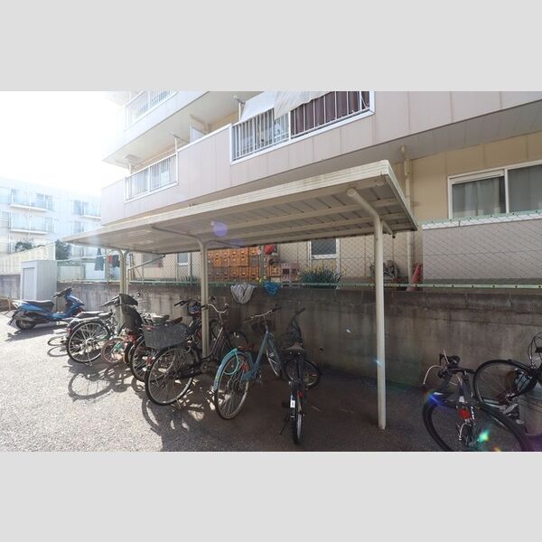 サンパレス薬円台 駐輪場