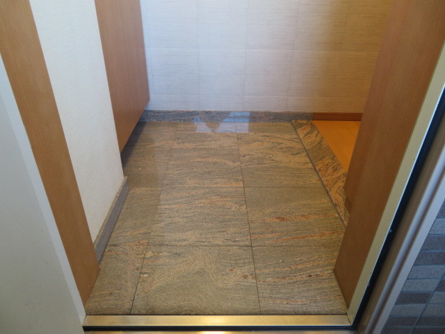 松山堂錦ビル0701号室 玄関