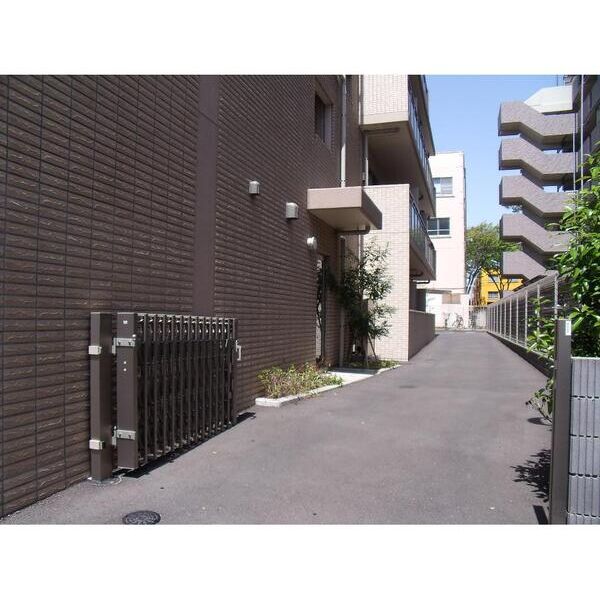 リヴェール204号室 エントランス