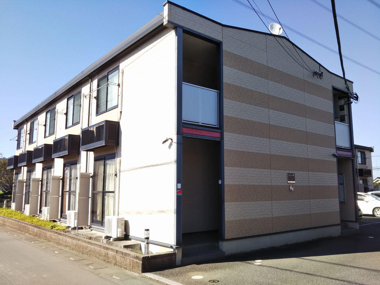 レオパレスキャノーラの外観画像