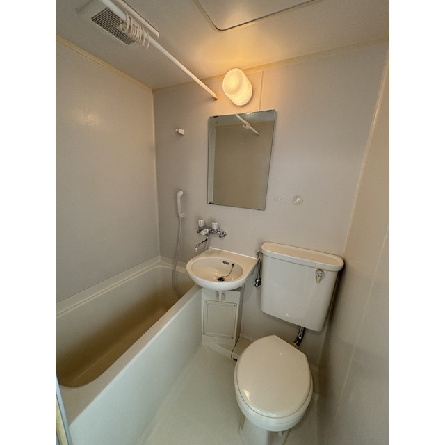 ヴェルディ下馬0205号室 3点UB