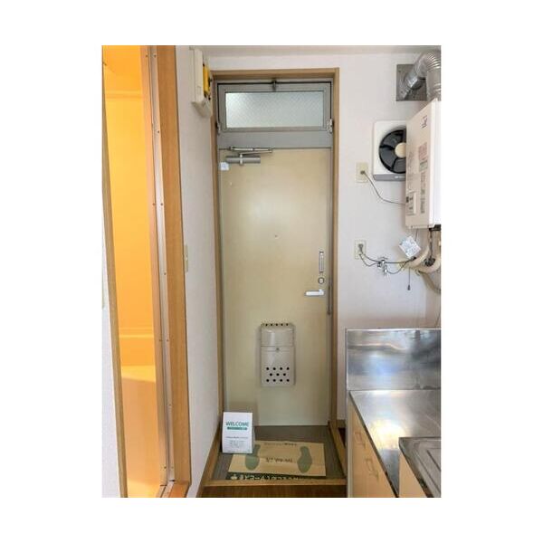 ピアスズキ105号室 玄関