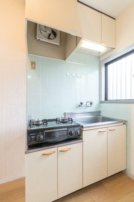 アミューズ国立 内観