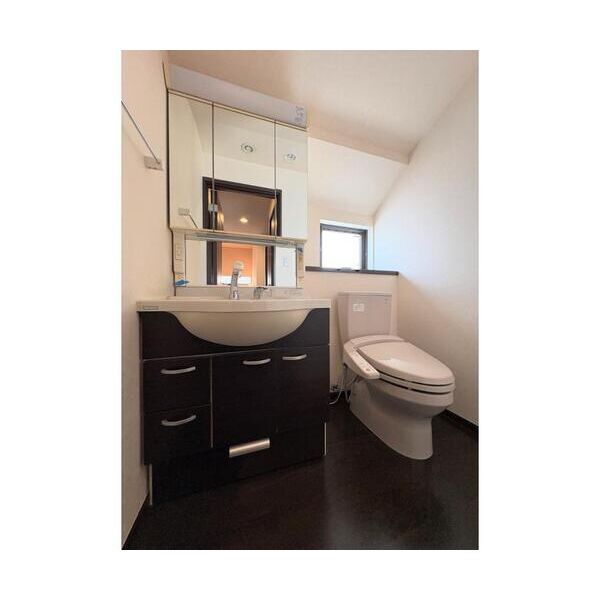 世田谷区東玉川1丁目貸家 トイレ