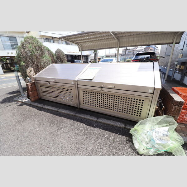 ソフィアローズ ゴミ捨て場