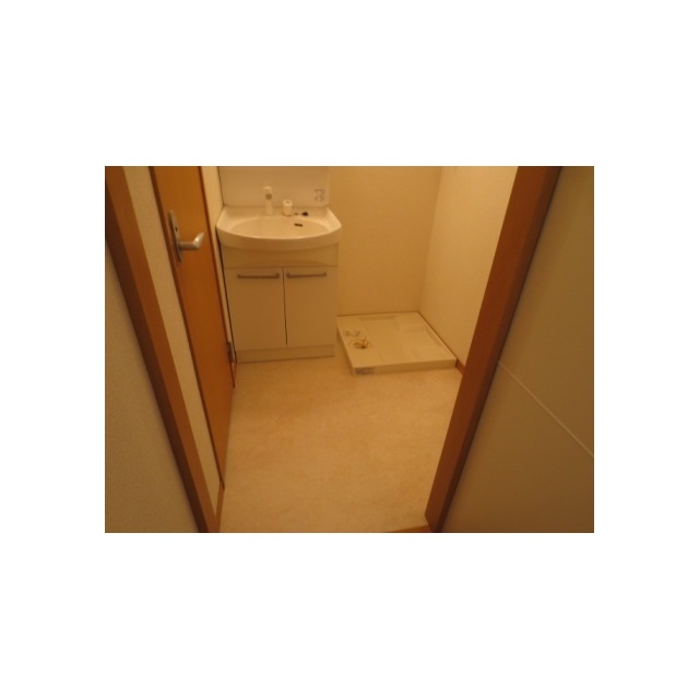 アンプルール クラージュ堀内 内観