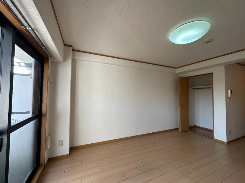 アルファマ 広めの収納（退去前の為写真は参考です）