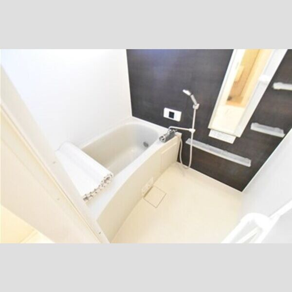 プラド202号室 バス