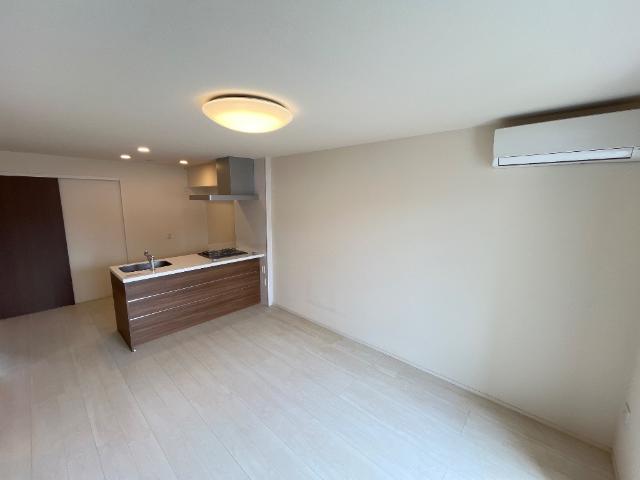 サルベージュ102号室 リビング