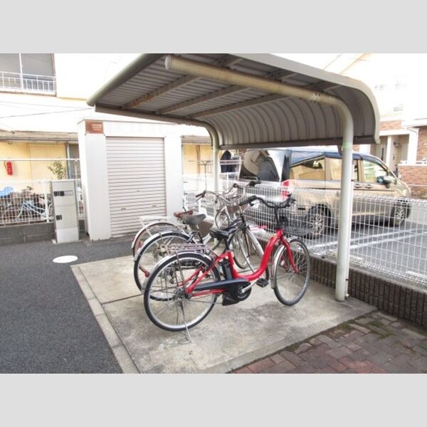 サンライズⅢ101号室 駐輪場
