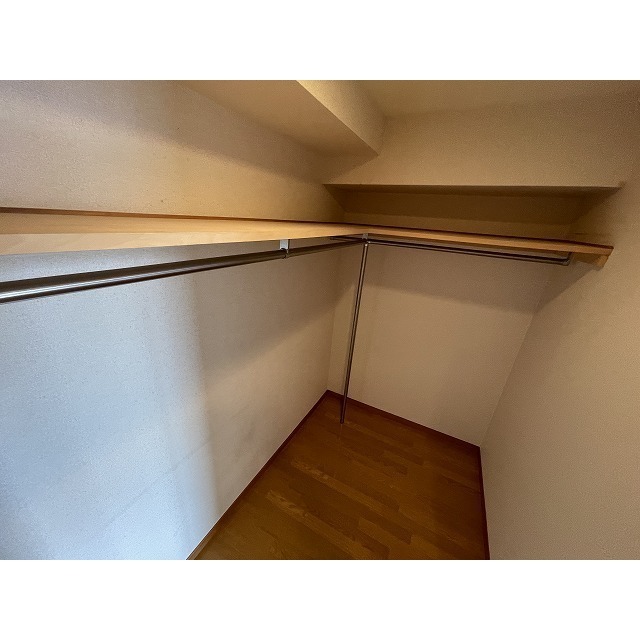 グランデュール千鳥0401号室 ウォークインクローゼット