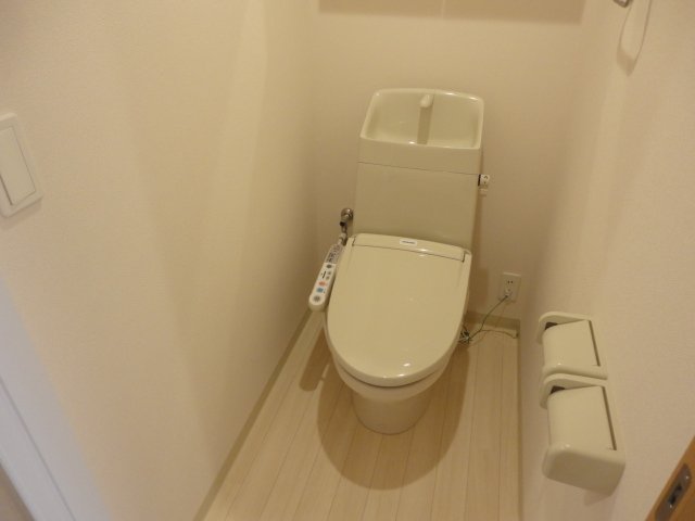 ベルグラース西大宮 シャワー付トイレ