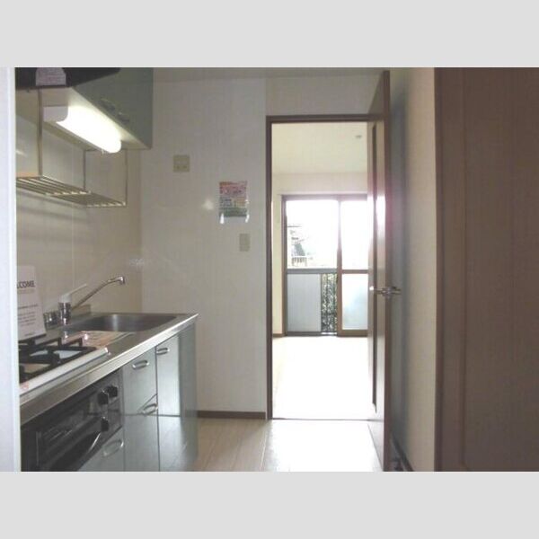 モンターニャ107号室 玄関廊下