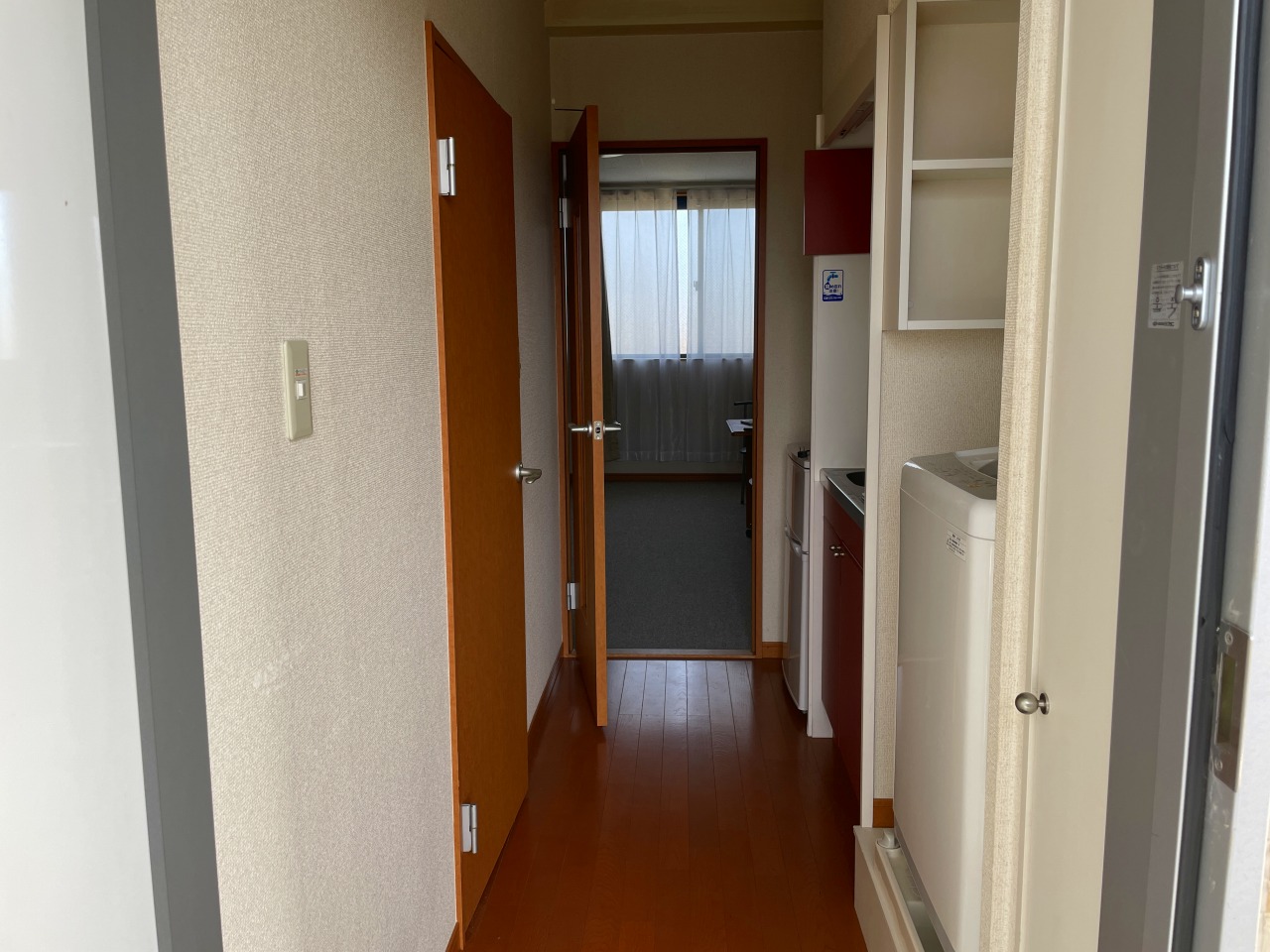 レオパレスＫＥＩ205号室 玄関