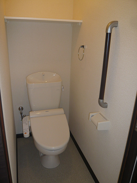 レオネクストカロータＮ　２番館204号室 温水洗浄便座バストイレ別で使いやすさ抜群