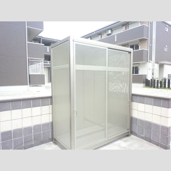 コーポスカイG ゴミストッカー