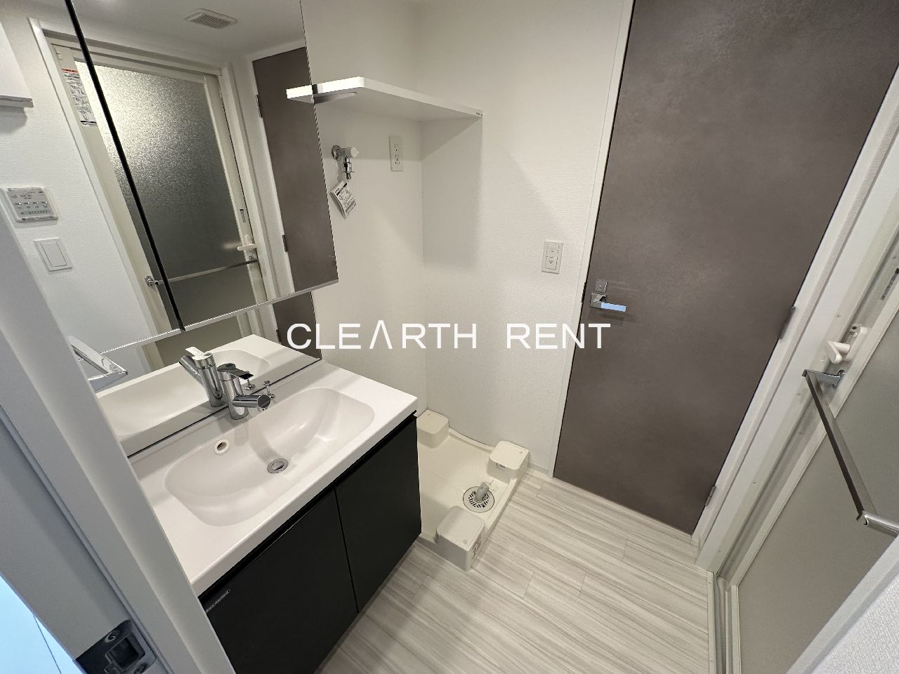 ＧＲＡＮ ＰＡＳＥＯ三宿3階 三面鏡の独立洗面台