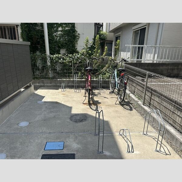 Premiere Y 駐輪場