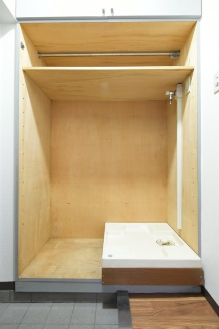 カームハウス大橋3階 室内洗濯機置場