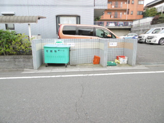 アベニール エントランス