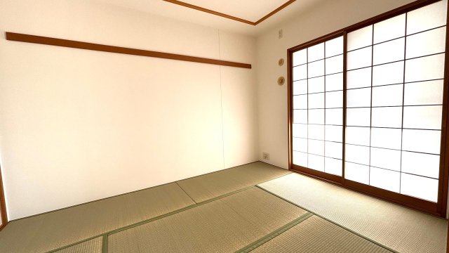 ルリエ大船308号室 ほっこり落ち着く日当たりの良い和室