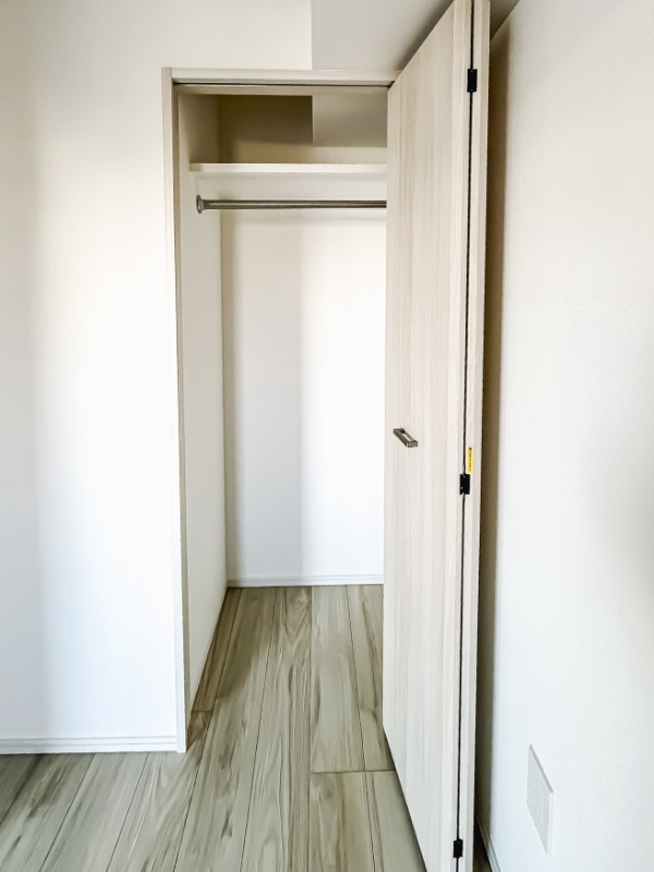 ドゥーエ王子神谷1階 収納