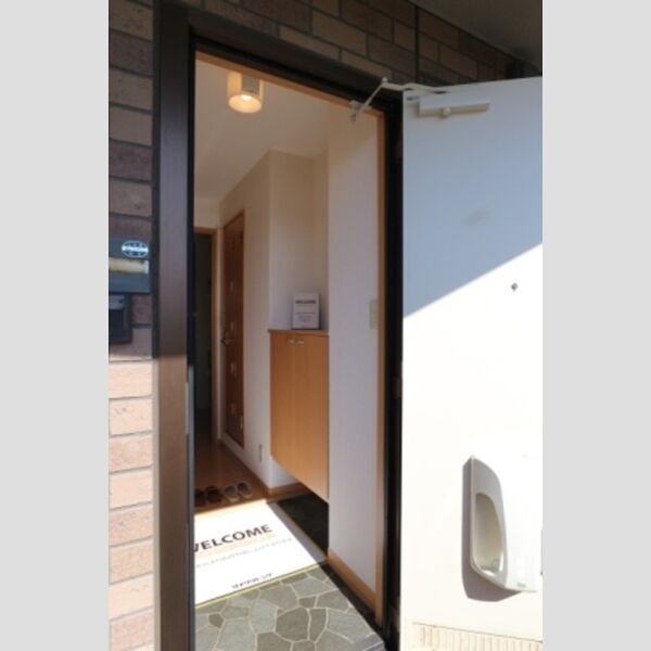 プレミエールあけぼの206号室 玄関