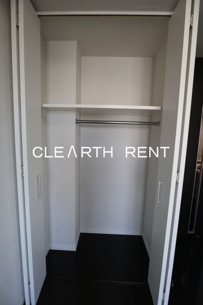 コンシェリア・デュー代々木公園3階 ☆ハンガーパイプ付きクローゼット