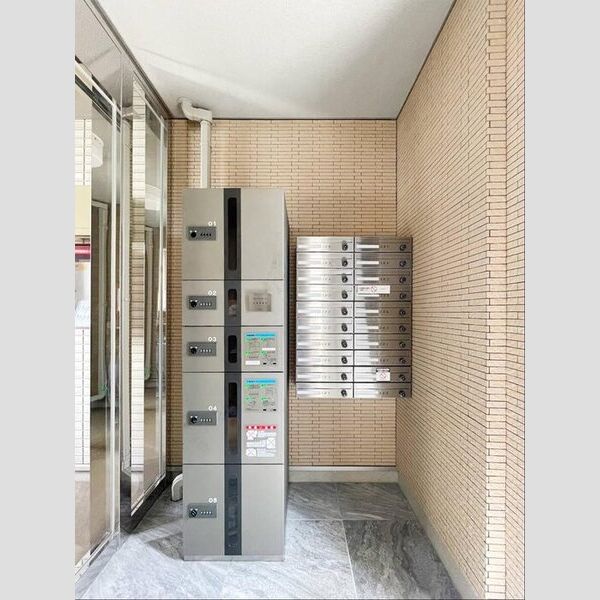 ソフィアウエスト105号室 ロビー