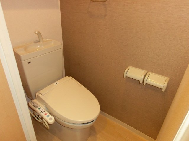 ＩＶＹ　ＣＯＵＲＴ（アイビーコート）103号室 シャワー付トイレ