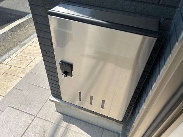 リッシュ102号室 宅配ボックス