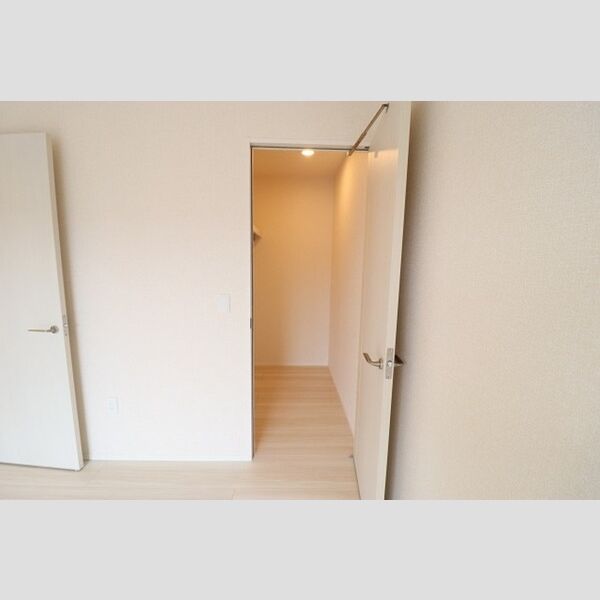 アベニュー　B ウォークインクローゼット