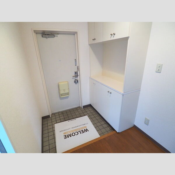 レジデンス新百合ヶ丘　B棟 玄関(シューズボックス)