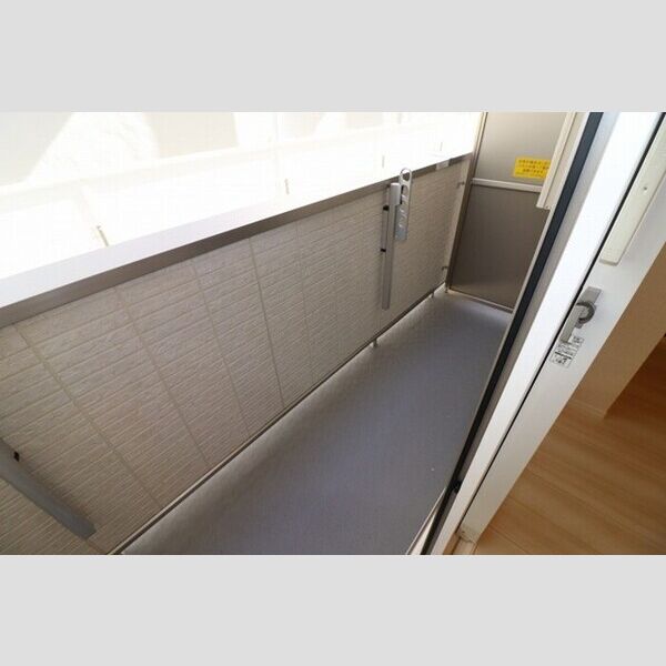 アバンス大宮102号室 バルコニー