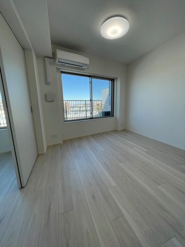 ガーラ・ステーション川崎久地5階 ゆったり過ごせる居間です