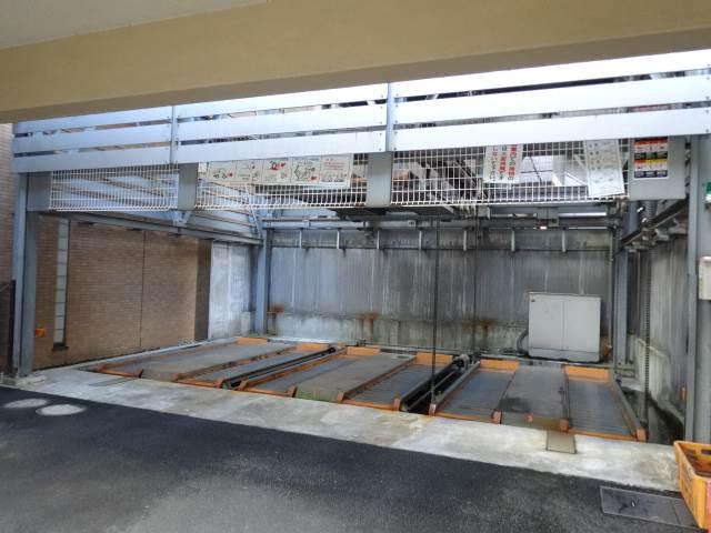 グランヴィアＳ館 駐車場