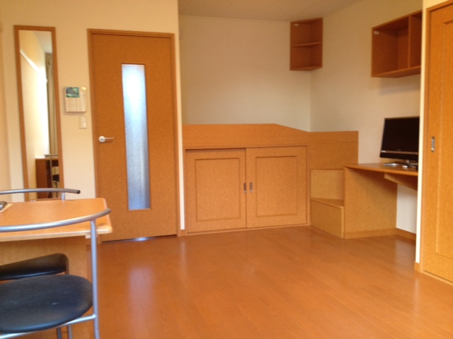 レオパレスイーストハイム銚子 身だしなみチェックに欠かせない鏡付き