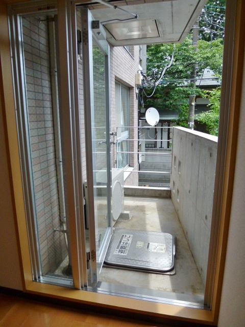 ジャスパー田無0202号室 お部屋東側にありますが、南向きのバルコニー