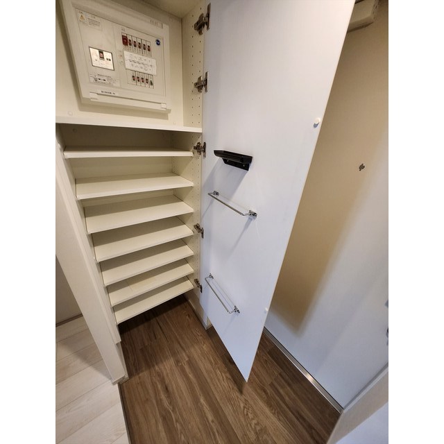 コスモグラシア三ノ輪1304号室 内観