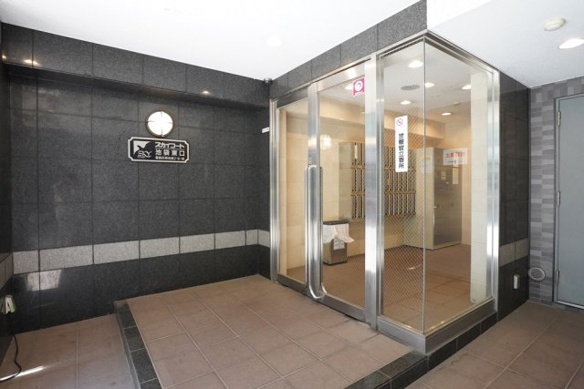 スカイコート池袋東口3階 エントランス