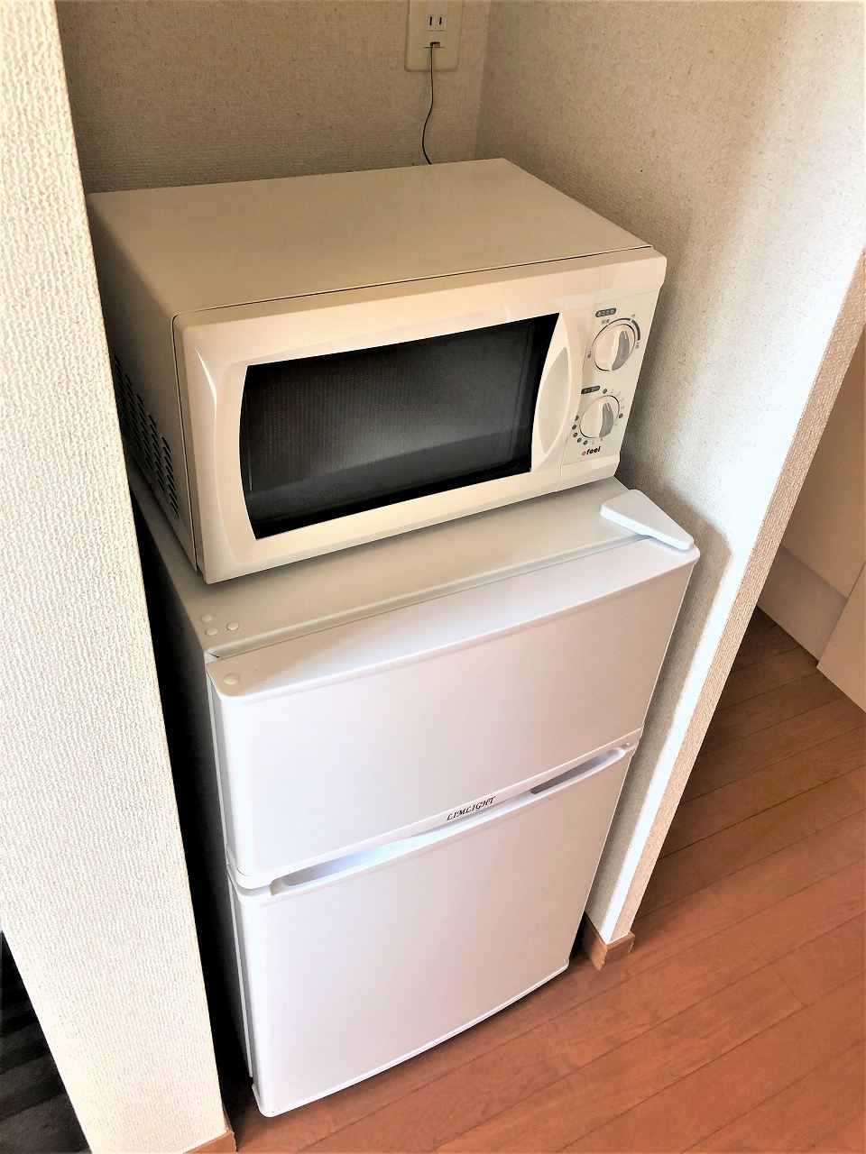 レオパレスラピュタ201号室 内観